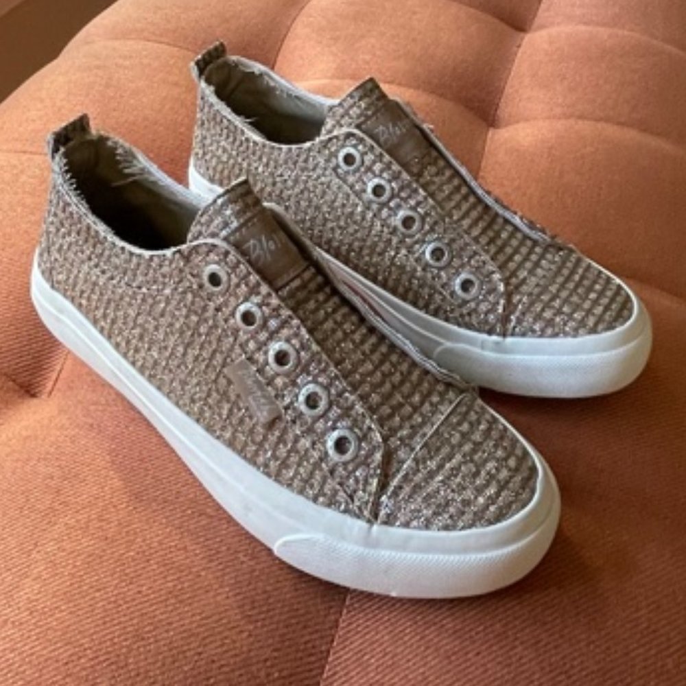 Sparkly Gold Blowfish slip ons